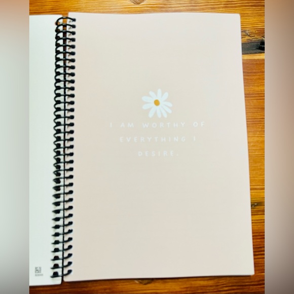 Daisy Weekly Planner - Picture 4 of 7